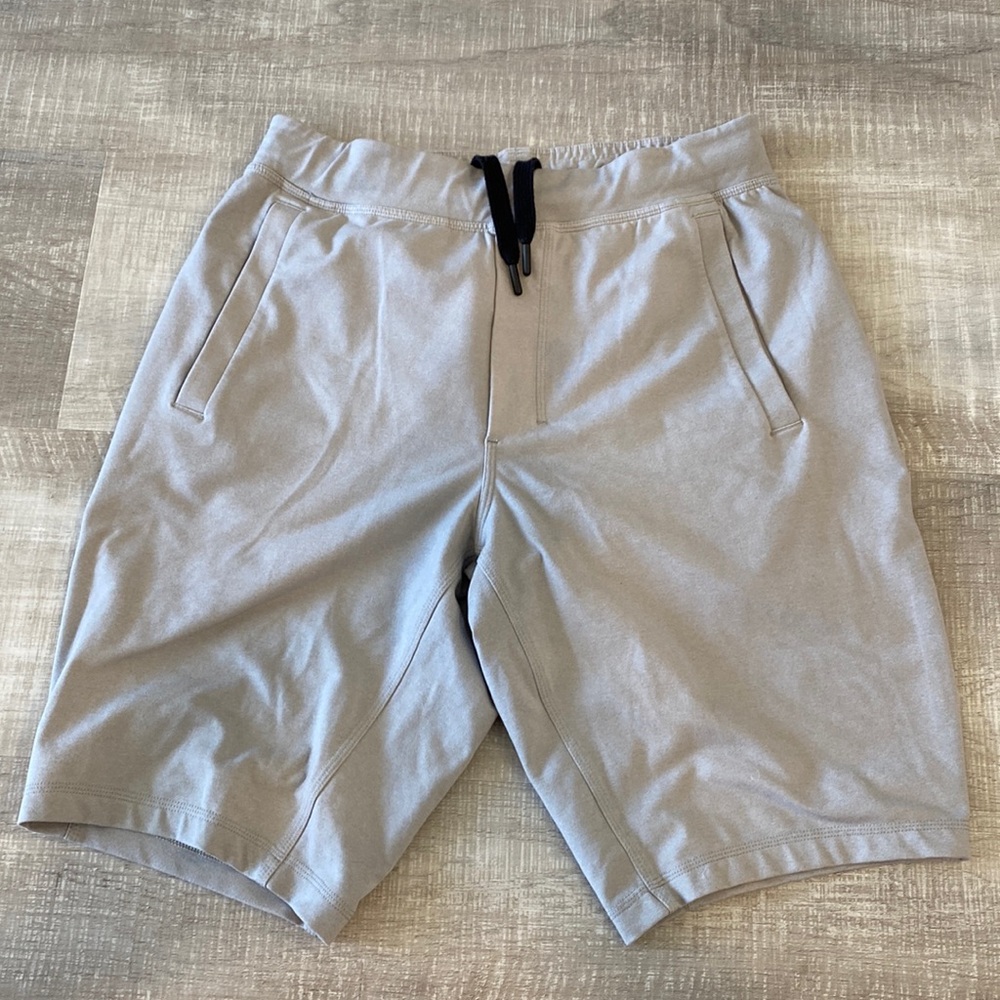 Lululemon shorts size large